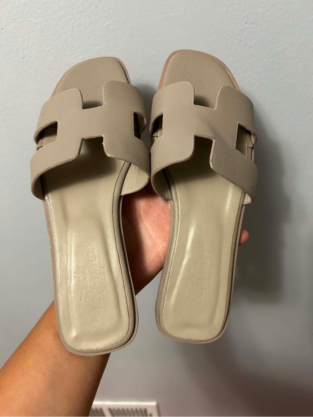 Women's Beige Leather Slide Sandals - Beige
